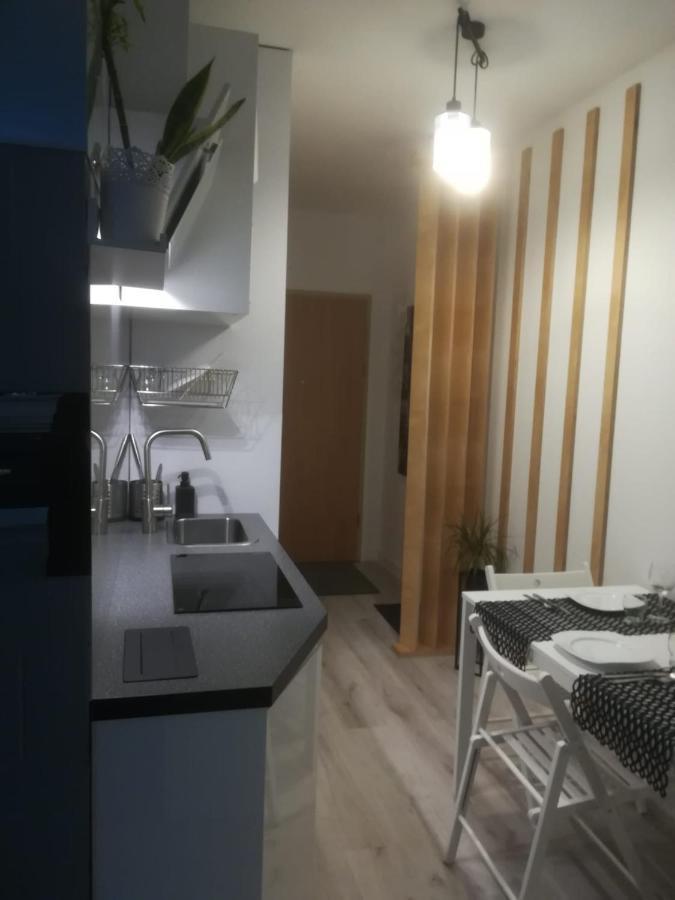 Obroncow Wybrzeza Appartement Gdańsk Buitenkant foto